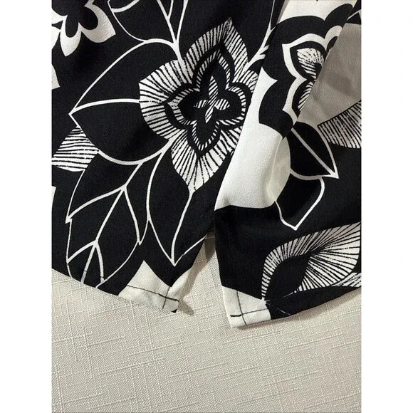 Daisy Fuentes Floral Tie Scoop Neck Sleeveless Blouse In Black And White Size M - Picture 8 of 10